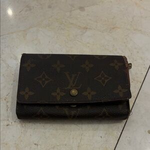 Louis Vuitton Dark Brown Monogram Wallet👝